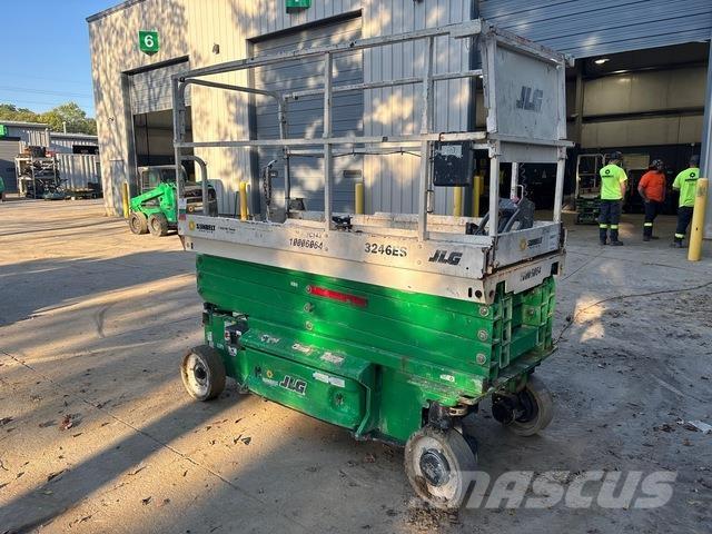 JLG 3246ES Käärtõstukid