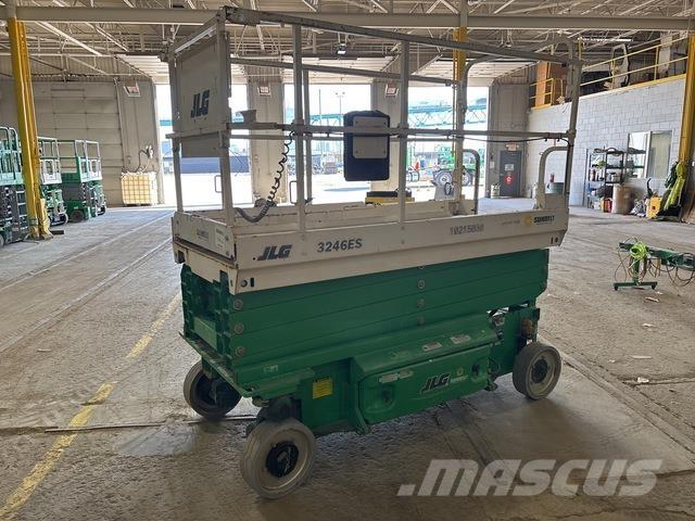 JLG 3246ES Käärtõstukid