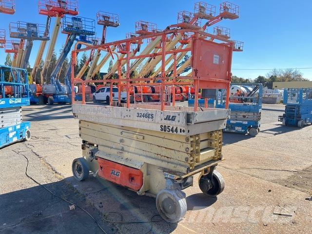 JLG 3246ES Käärtõstukid