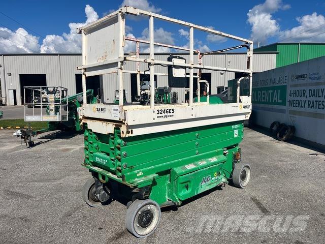 JLG 3246ES Käärtõstukid