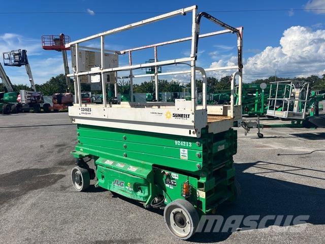 JLG 3246ES Käärtõstukid