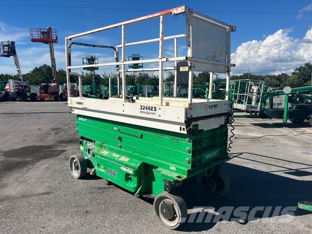 JLG 3246ES Käärtõstukid