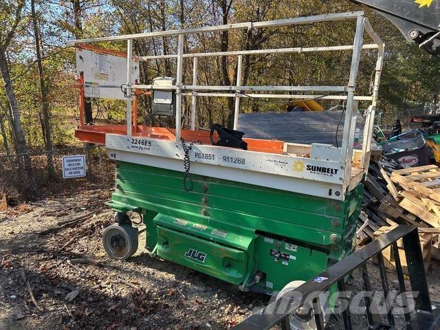 JLG 3246ES Käärtõstukid