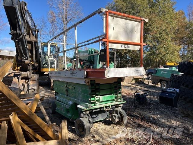 JLG 3246ES Käärtõstukid