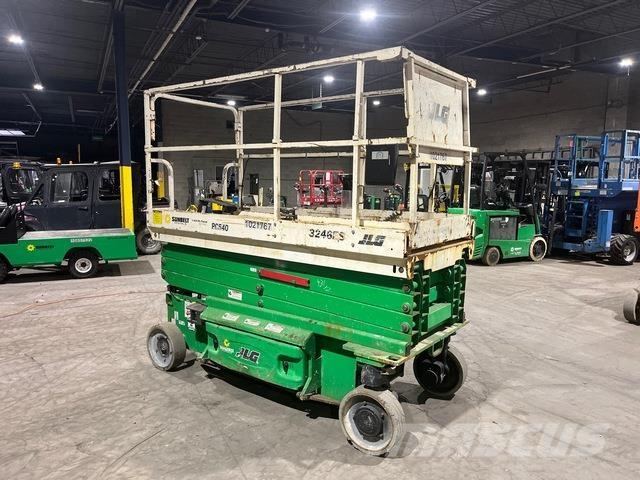 JLG 3246ES Käärtõstukid