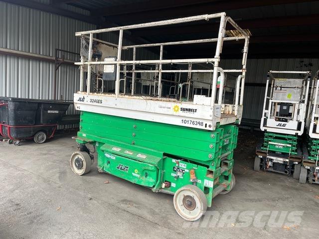 JLG 3246ES Käärtõstukid