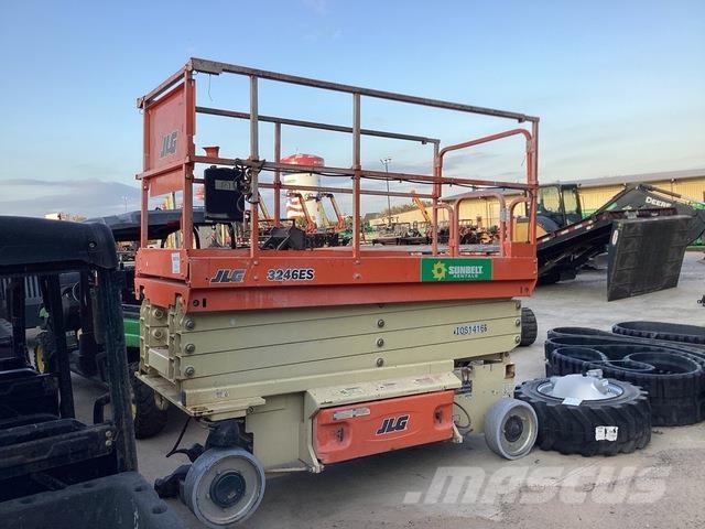 JLG 3246ES Käärtõstukid