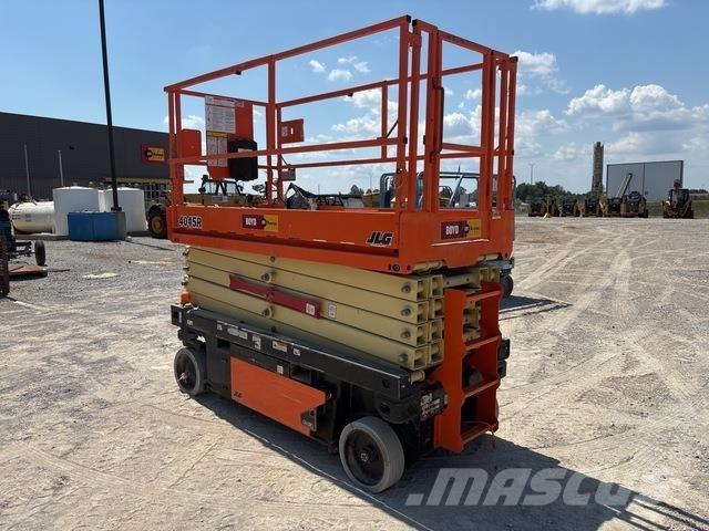 JLG 4045R Käärtõstukid