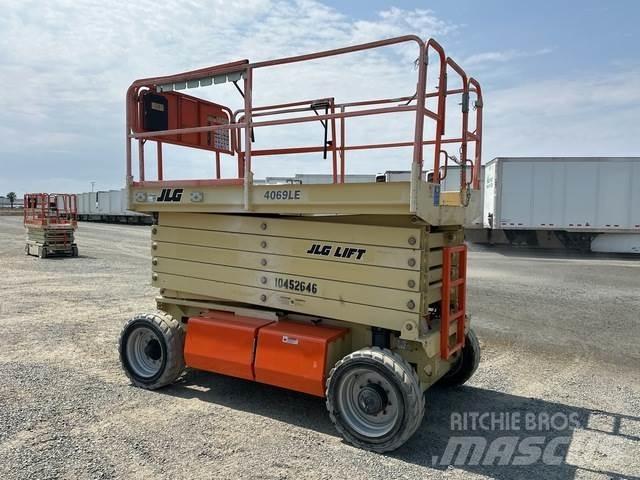 JLG 4069LE Käärtõstukid