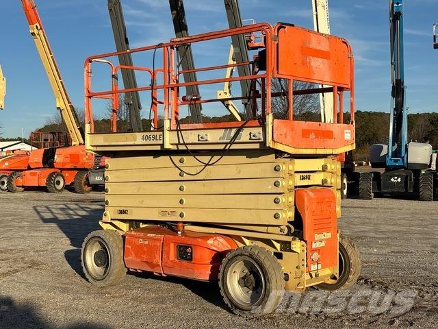 JLG 4069LE Käärtõstukid