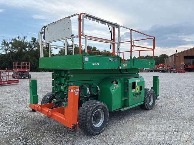 JLG 4394RT Käärtõstukid