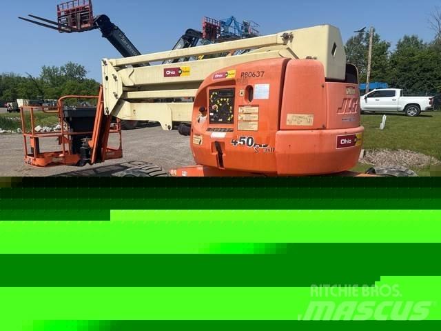 JLG 450AJ Iseliikuvad poomtõstukid