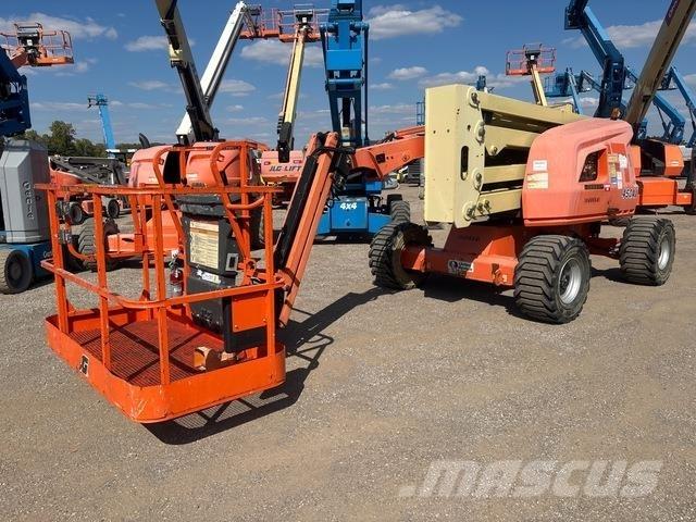 JLG 450AJ Iseliikuvad poomtõstukid