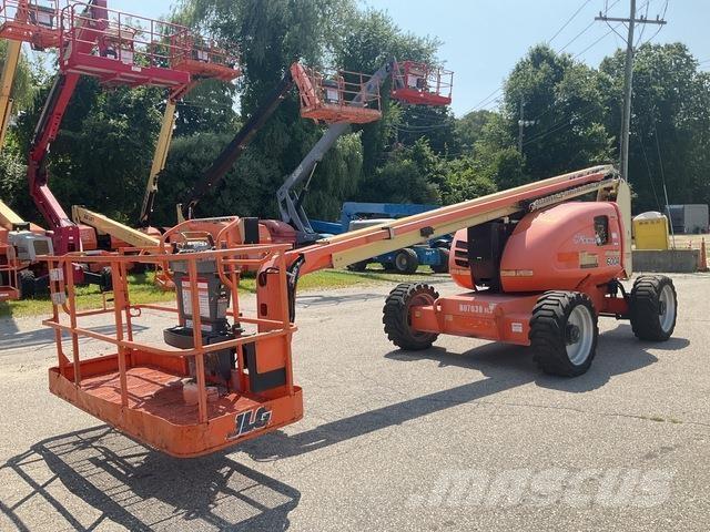 JLG 600A Iseliikuvad poomtõstukid