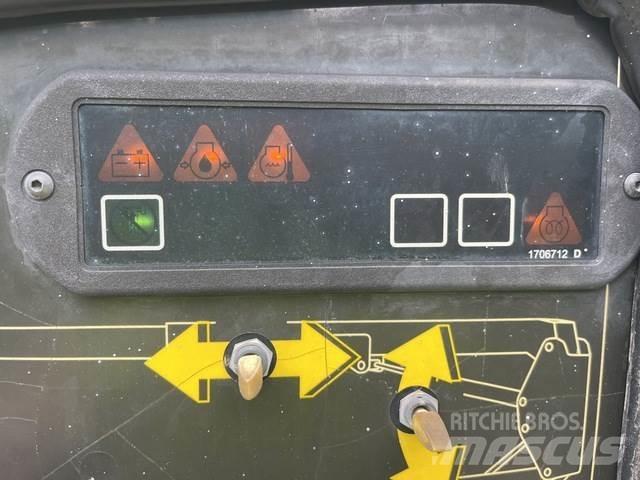 JLG 600A Iseliikuvad poomtõstukid