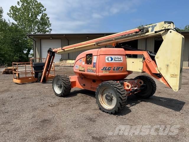 JLG 600AJ Iseliikuvad poomtõstukid