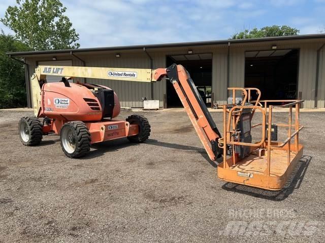 JLG 600AJ Iseliikuvad poomtõstukid