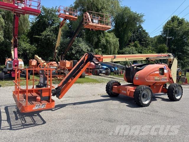 JLG 600AJ Iseliikuvad poomtõstukid