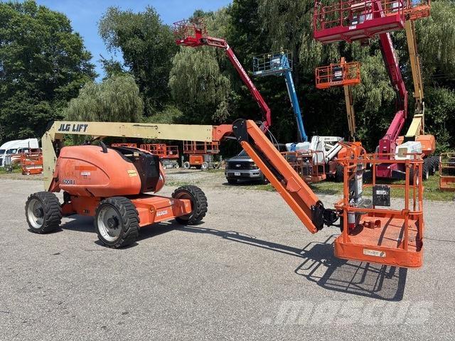 JLG 600AJ Iseliikuvad poomtõstukid