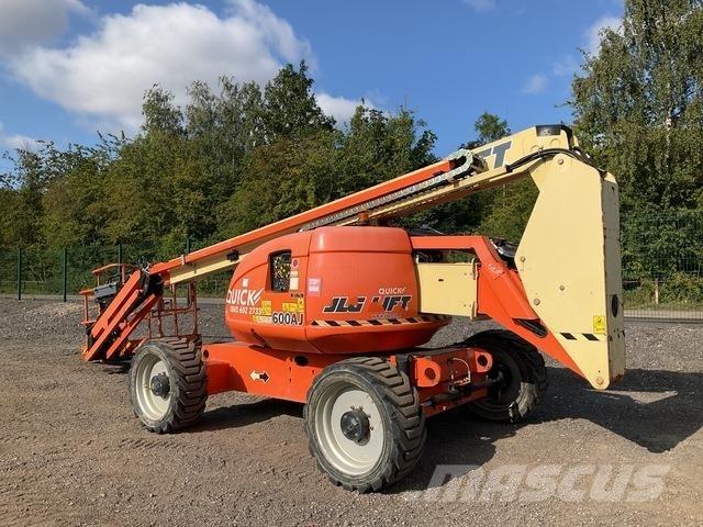 JLG 600AJ Iseliikuvad poomtõstukid