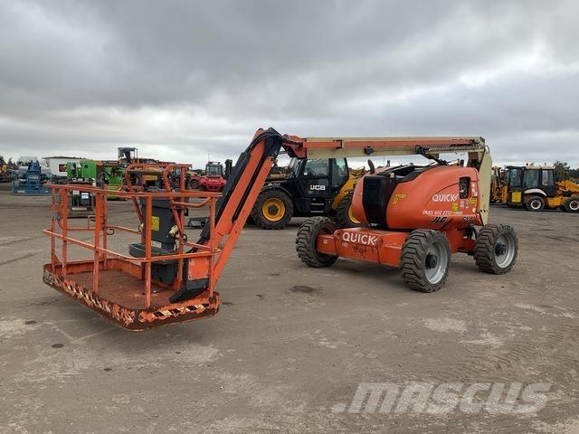 JLG 600AJ Iseliikuvad poomtõstukid