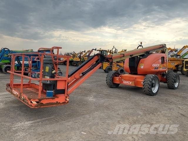 JLG 600AJ Iseliikuvad poomtõstukid