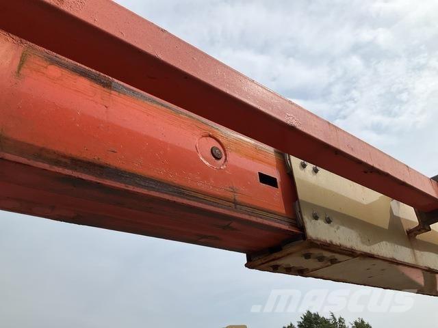 JLG 600AJ Iseliikuvad poomtõstukid