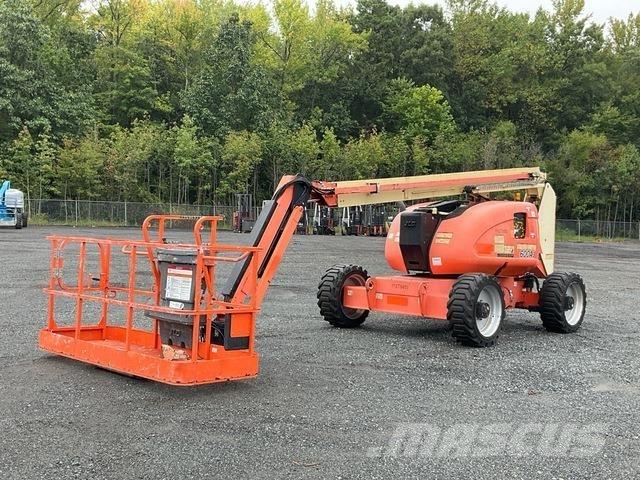 JLG 600AJ Iseliikuvad poomtõstukid