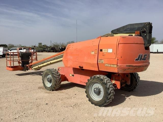 JLG 600S Teleskoop poomtõstukid
