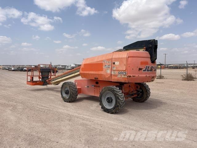 JLG 600S Teleskoop poomtõstukid