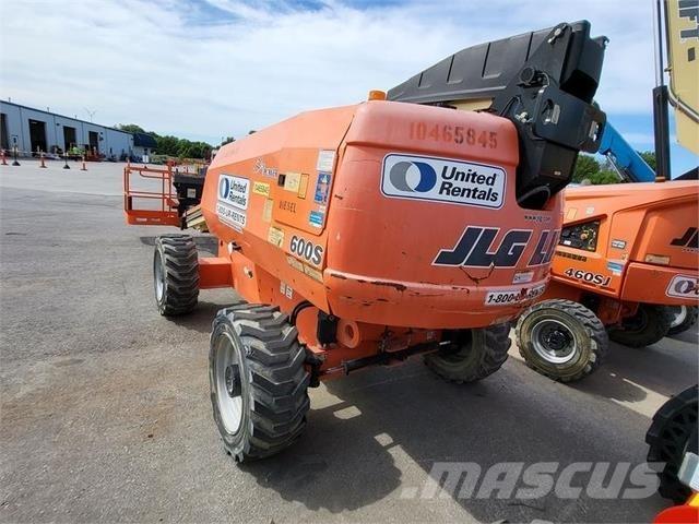 JLG 600S Teleskoop poomtõstukid