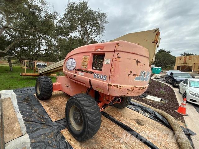 JLG 600S Teleskoop poomtõstukid