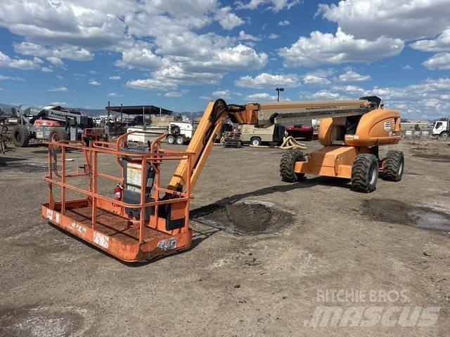 JLG 600SJ 4X4 Iseliikuvad poomtõstukid