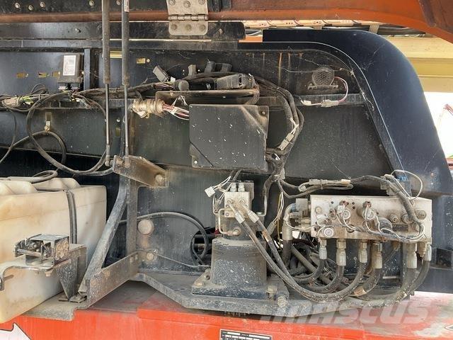 JLG 660SJ Teleskoop poomtõstukid