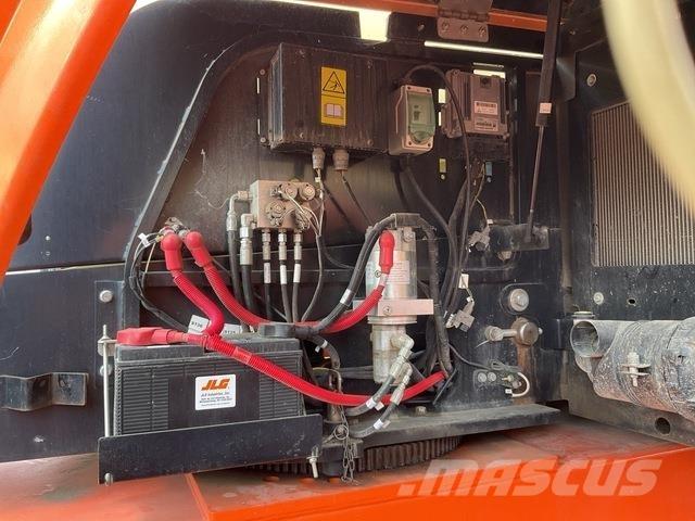 JLG 660SJ Teleskoop poomtõstukid