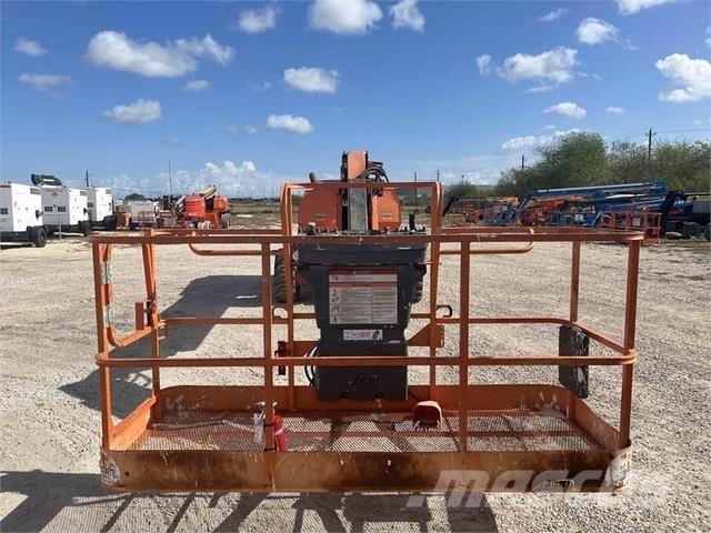 JLG 660SJ Teleskoop poomtõstukid
