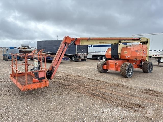 JLG 800 AJ Iseliikuvad poomtõstukid