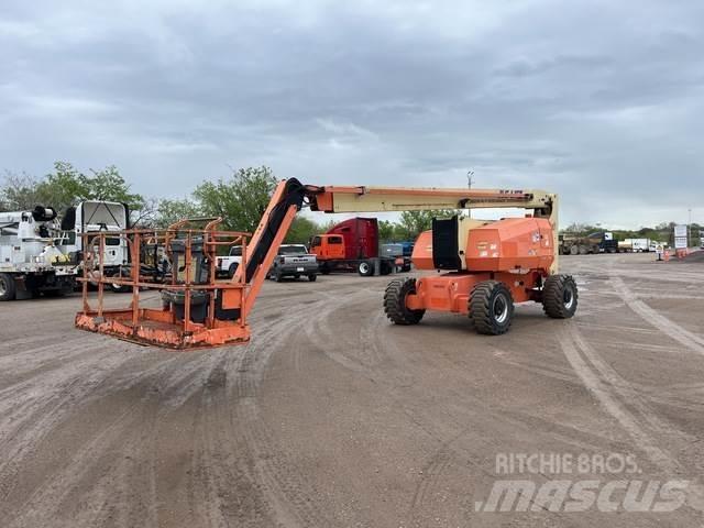 JLG 800 AJ Iseliikuvad poomtõstukid