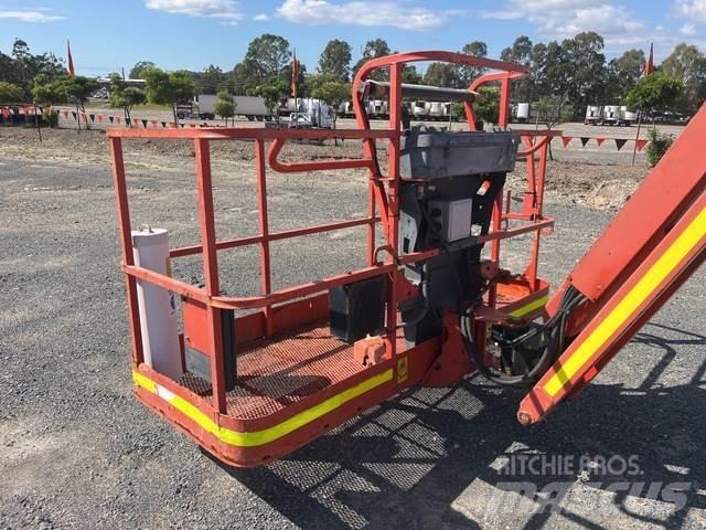JLG 800 AJ Muu