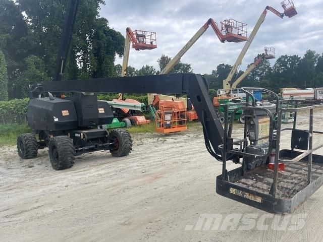JLG 800A Iseliikuvad poomtõstukid