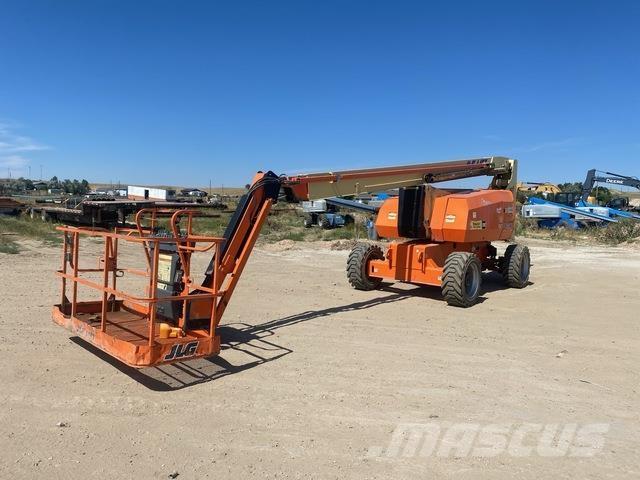 JLG 800AJ Iseliikuvad poomtõstukid