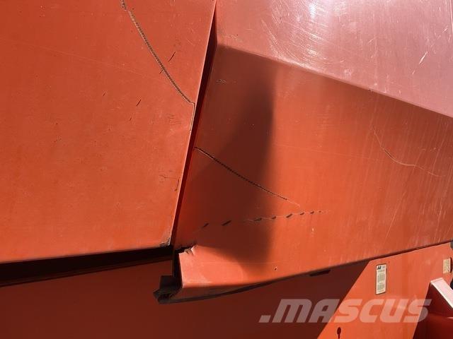 JLG 800S Teleskoop poomtõstukid