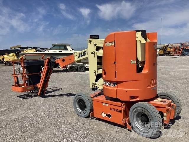 JLG E300AJP Iseliikuvad poomtõstukid