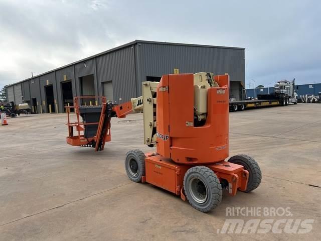 JLG E300AJP Iseliikuvad poomtõstukid