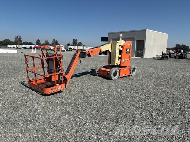 JLG E300AJP Iseliikuvad poomtõstukid