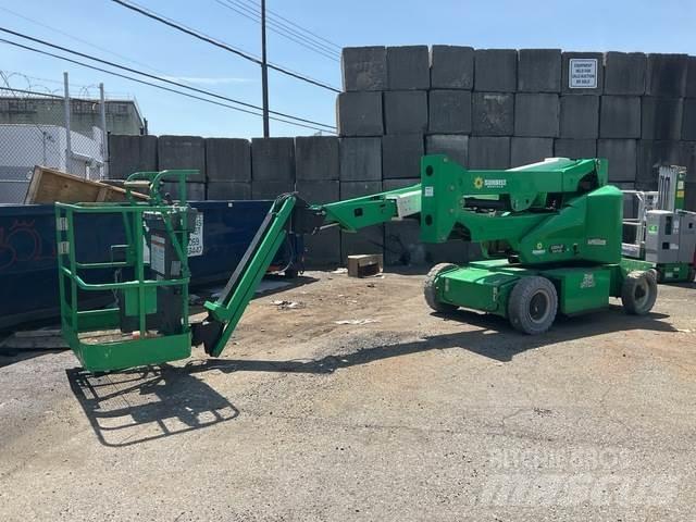 JLG E400AJPN Iseliikuvad poomtõstukid