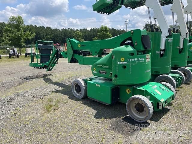 JLG E400AJPN Iseliikuvad poomtõstukid