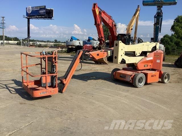 JLG E400AJPN Iseliikuvad poomtõstukid