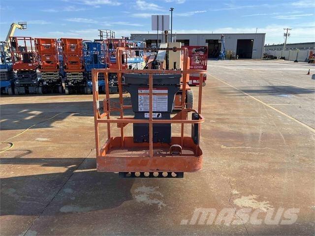 JLG E400AJPN Iseliikuvad poomtõstukid