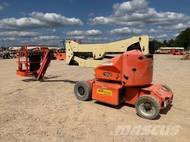 JLG E400AJPN Iseliikuvad poomtõstukid